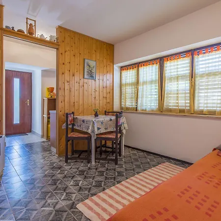 Preiswertes Nur 500 Meter Zum Mit Privater Terrasse, Grill - Hundefreundlich דירה יאדראנובו