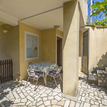 Preiswertes Nur 500 Meter Zum Mit Privater Terrasse, Grill - Hundefreundlich דירה יאדראנובו