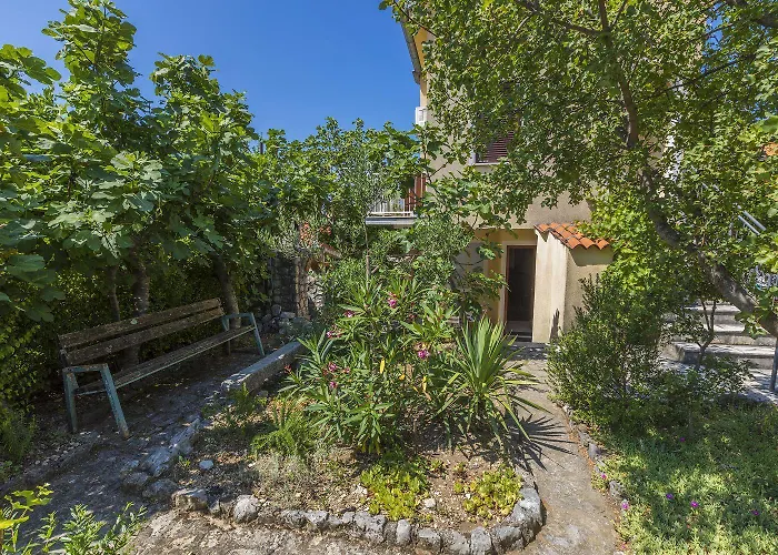 Preiswertes Nur 500 Meter Zum Mit Privater Terrasse, Grill - Hundefreundlich Apartmán