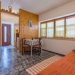 Preiswertes Nur 500 Meter Zum Mit Privater Terrasse, Grill - Hundefreundlich Apartament Jadranovo
