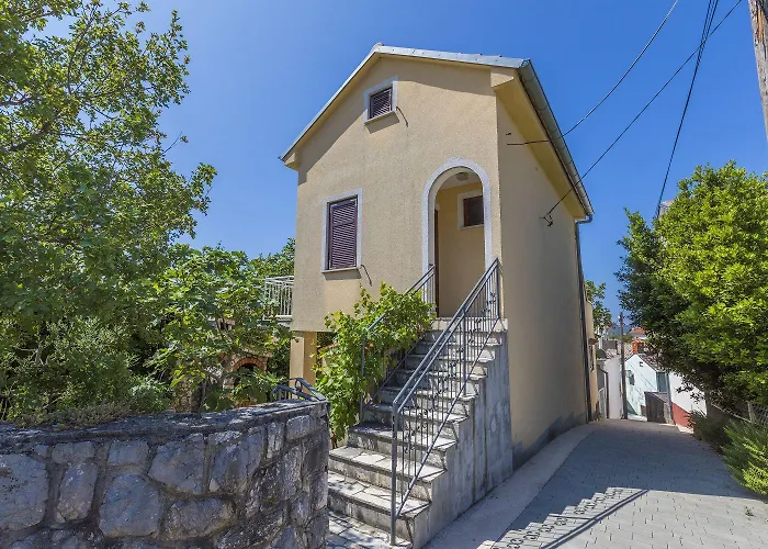 Preiswertes Nur 500 Meter Zum Mit Privater Terrasse, Grill - Hundefreundlich * Jadranovo