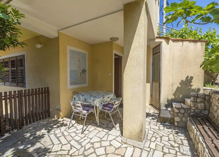 Preiswertes Nur 500 Meter Zum Mit Privater Terrasse, Grill - Hundefreundlich Appartamento Jadranovo